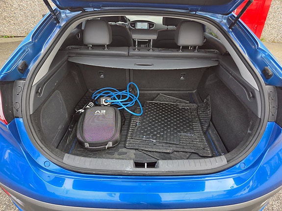 Hyundai IONIQ 19 of 19