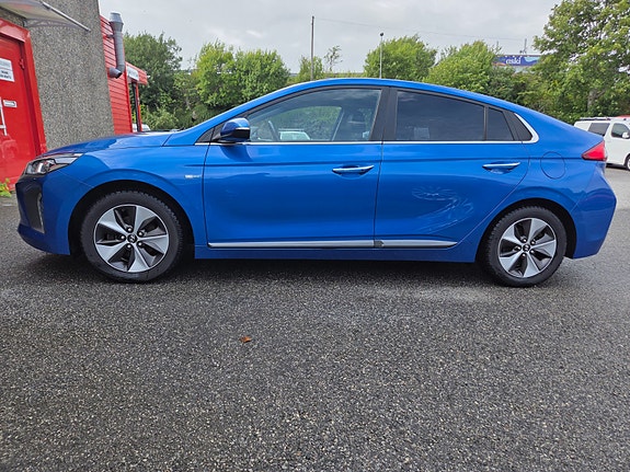 Hyundai IONIQ 2 of 19