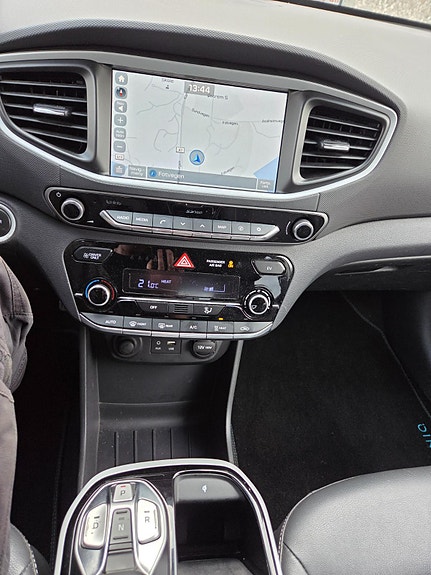 Hyundai IONIQ 11 of 19