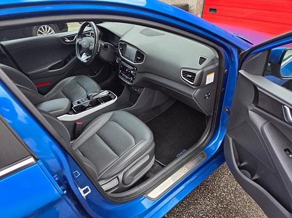Hyundai IONIQ 16 of 19