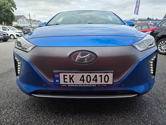 Hyundai IONIQ 8 of 19