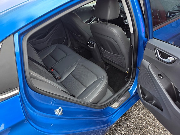 Hyundai IONIQ 17 of 19