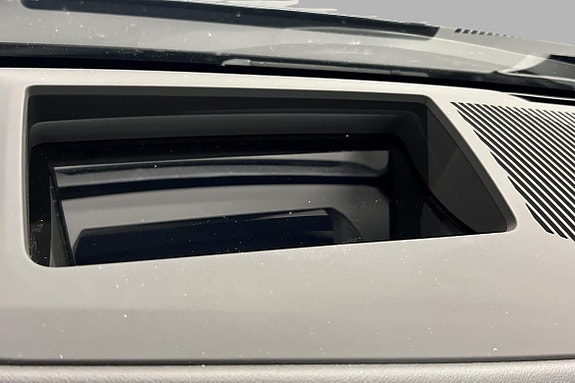 BMW i5 18 of 23