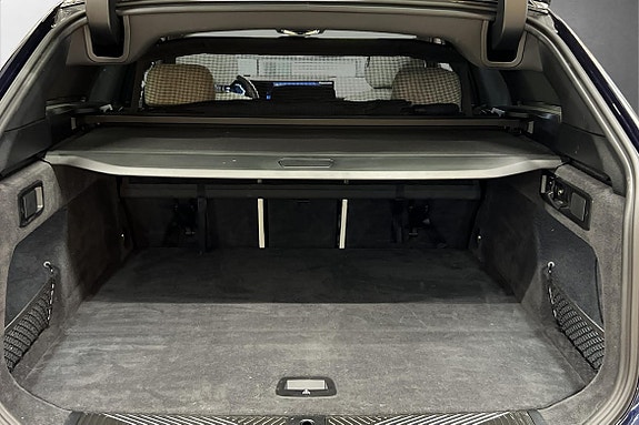 BMW i5 14 of 23