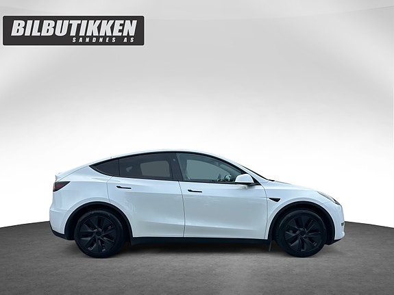 Tesla Model Y 6 of 20