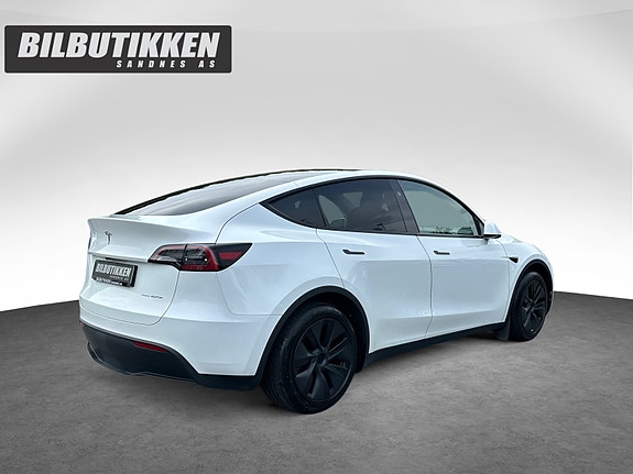 Tesla Model Y 5 of 20