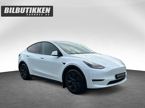 Tesla Model Y 7 of 20