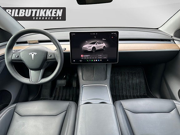 Tesla Model Y 11 of 20
