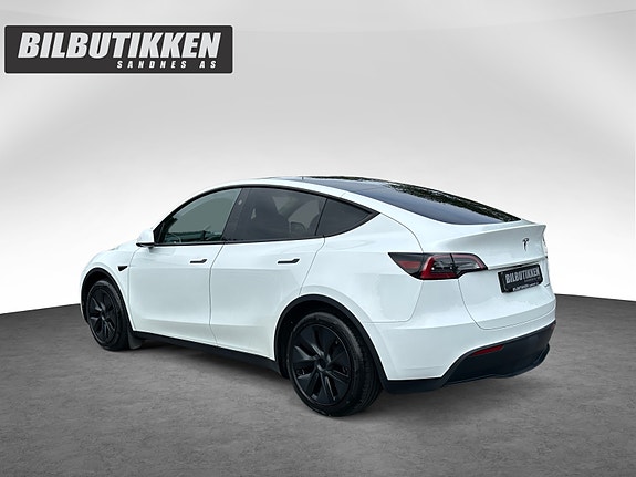 Tesla Model Y 3 of 20