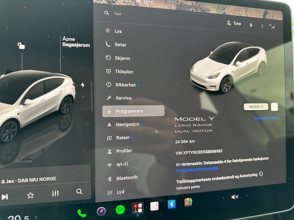 Tesla Model Y 13 of 20