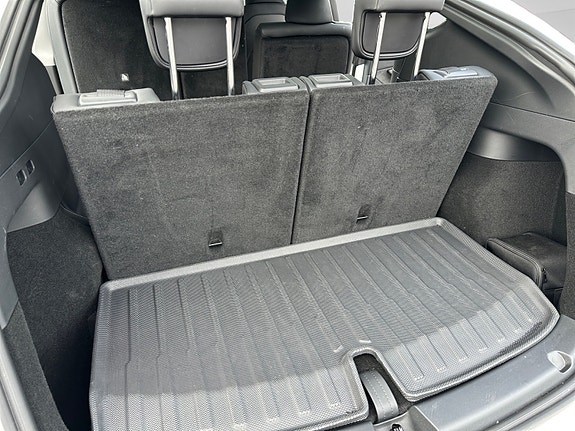 Tesla Model Y 20 of 20