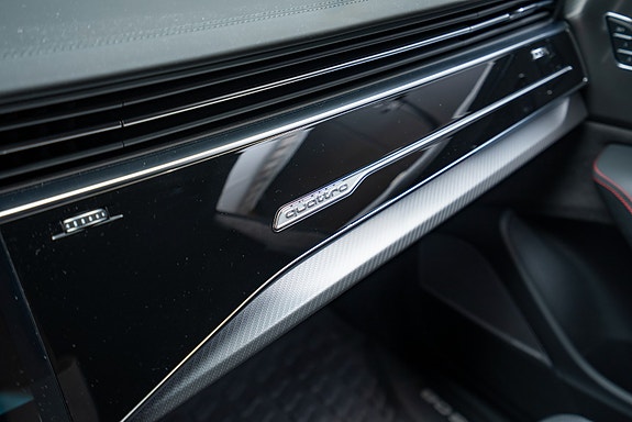 Audi RS Q8 21 of 26