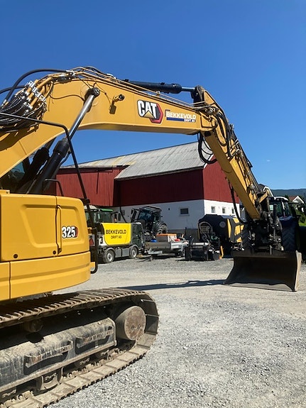 Cat 325 4 of 8
