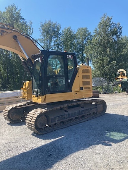 Cat 325 6 of 8