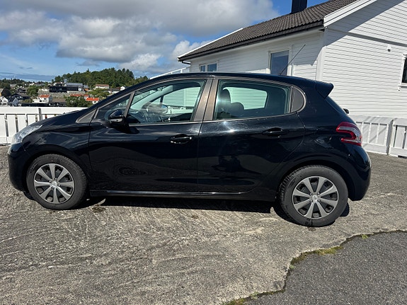 Peugeot 208 6 of 14