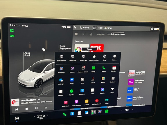 Tesla Model Y 10 of 19