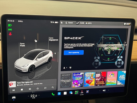 Tesla Model Y 11 of 19