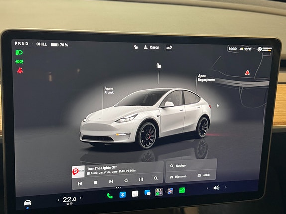 Tesla Model Y 8 of 19
