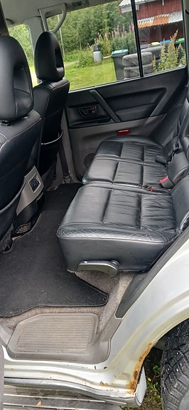 Mitsubishi Pajero 5 of 16