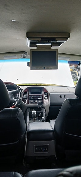 Mitsubishi Pajero 6 of 16
