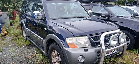 Mitsubishi Pajero 11 of 16