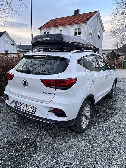 MG ZS EV 3 of 5
