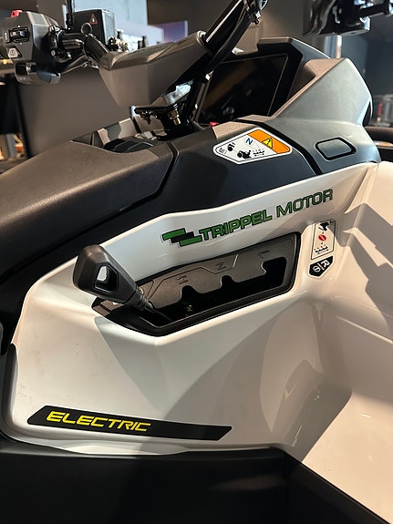 Can-Am Outlander MAX Electric T 7 of 9