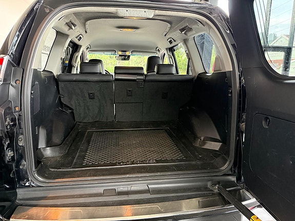 Toyota Land Cruiser 15 of 17