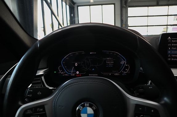 BMW 530e 30 of 30