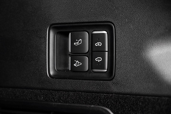XPeng G9 28 of 30