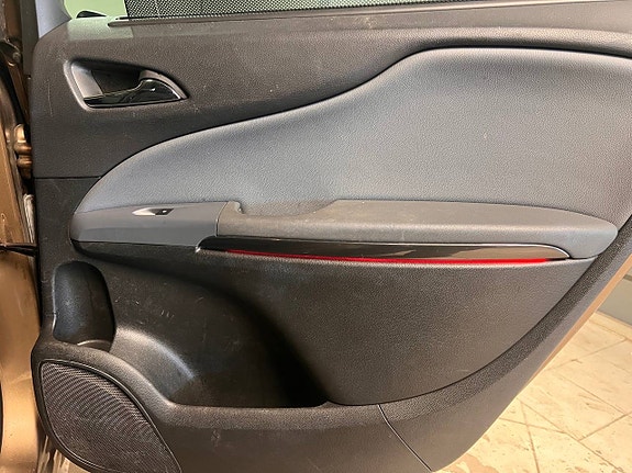Opel Zafira Tourer 10 of 30