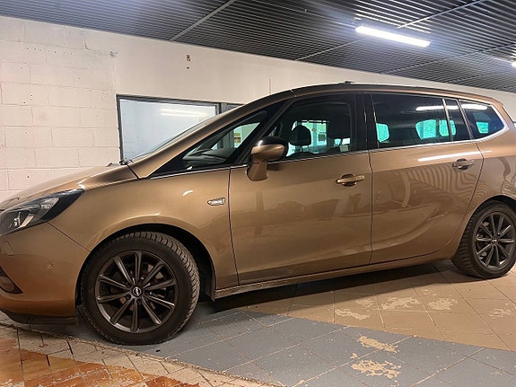 Opel Zafira Tourer 2 of 30