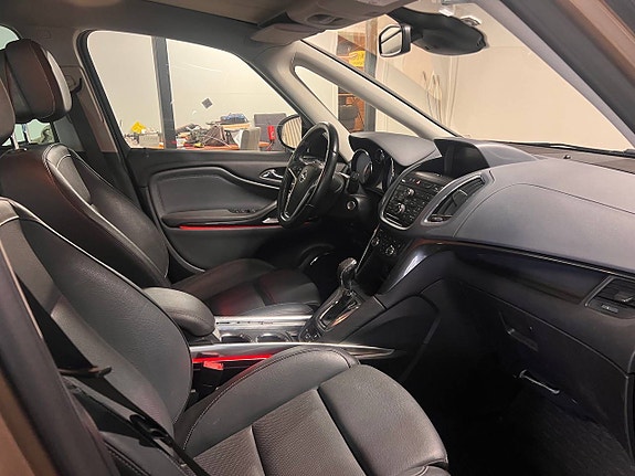Opel Zafira Tourer 12 of 30