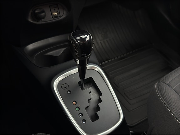 Toyota Yaris 19 of 26