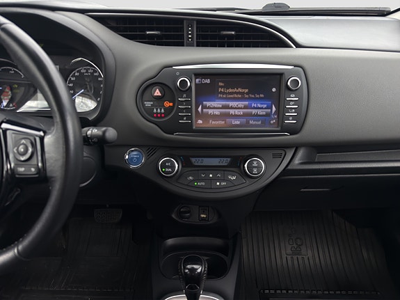 Toyota Yaris 21 of 26