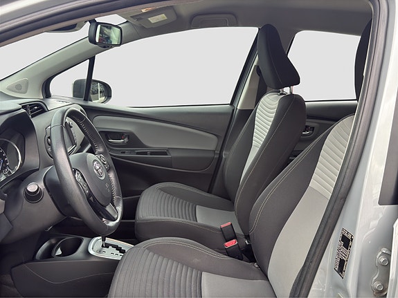 Toyota Yaris 10 of 26