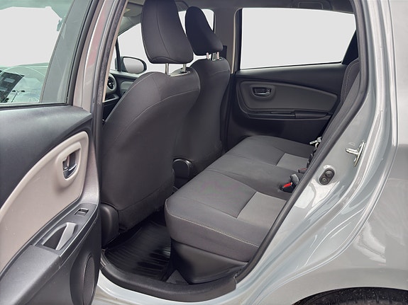 Toyota Yaris 26 of 26