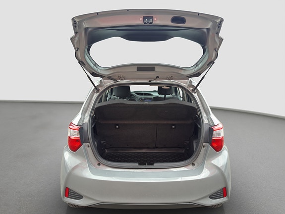 Toyota Yaris 5 of 26