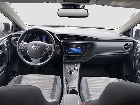 Toyota Auris 21 of 24