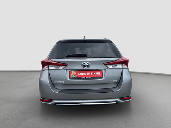 Toyota Auris 4 of 24