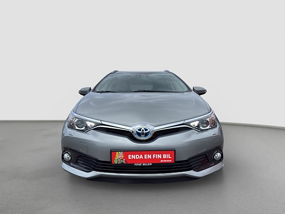 Toyota Auris 9 of 24