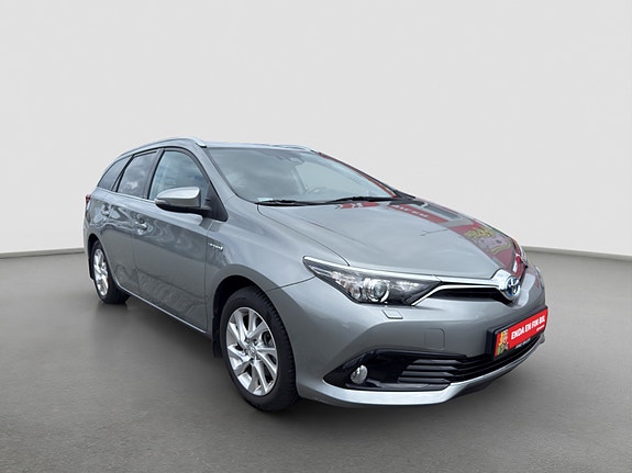 Toyota Auris 8 of 24