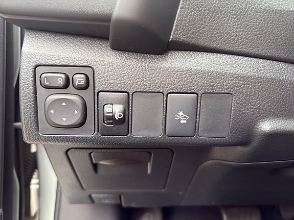 Toyota Auris 12 of 24