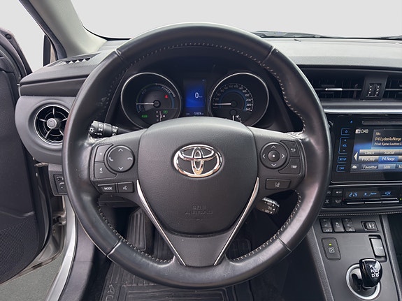 Toyota Auris 14 of 24