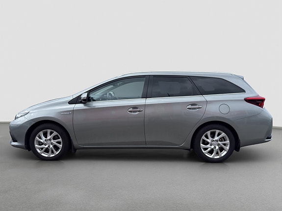 Toyota Auris 2 of 24
