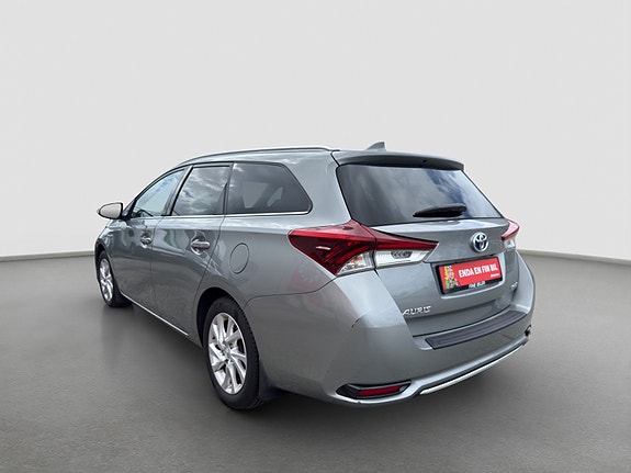 Toyota Auris 3 of 24