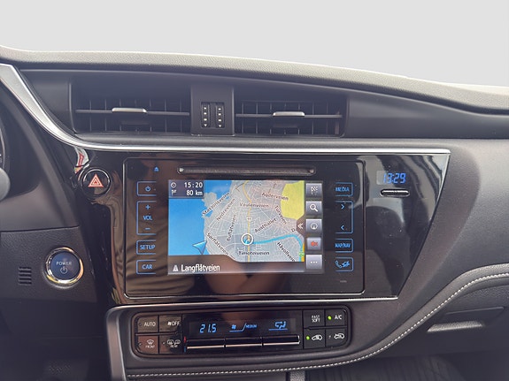 Toyota Auris 18 of 24