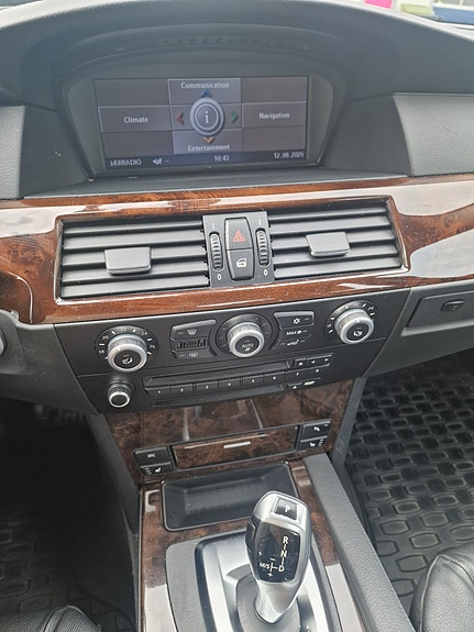 BMW 523i 14 of 27