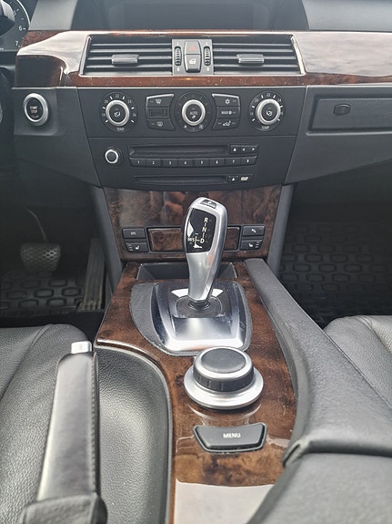BMW 523i 15 of 27