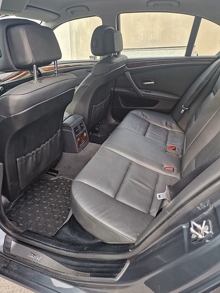 BMW 523i 22 of 27
